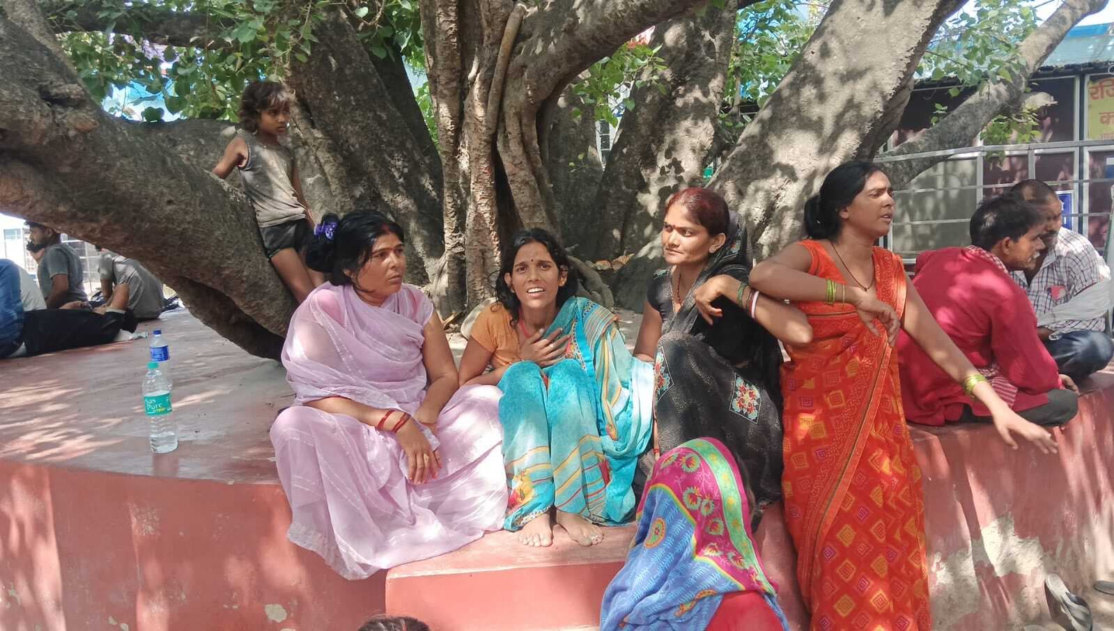 तेज रफ्तार वाहन की चपेट में आने से मजदूर की मौत, परिवार में कोहराम, मीरगंज थाना क्षेत्र के इटवा पुल के समीप हुआ हादसा