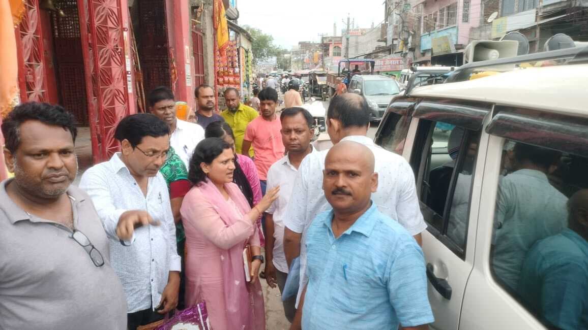 क्षेत्र में तीव्र गति से चल रहा मतदाता सूची पुनरीक्षण कार्य