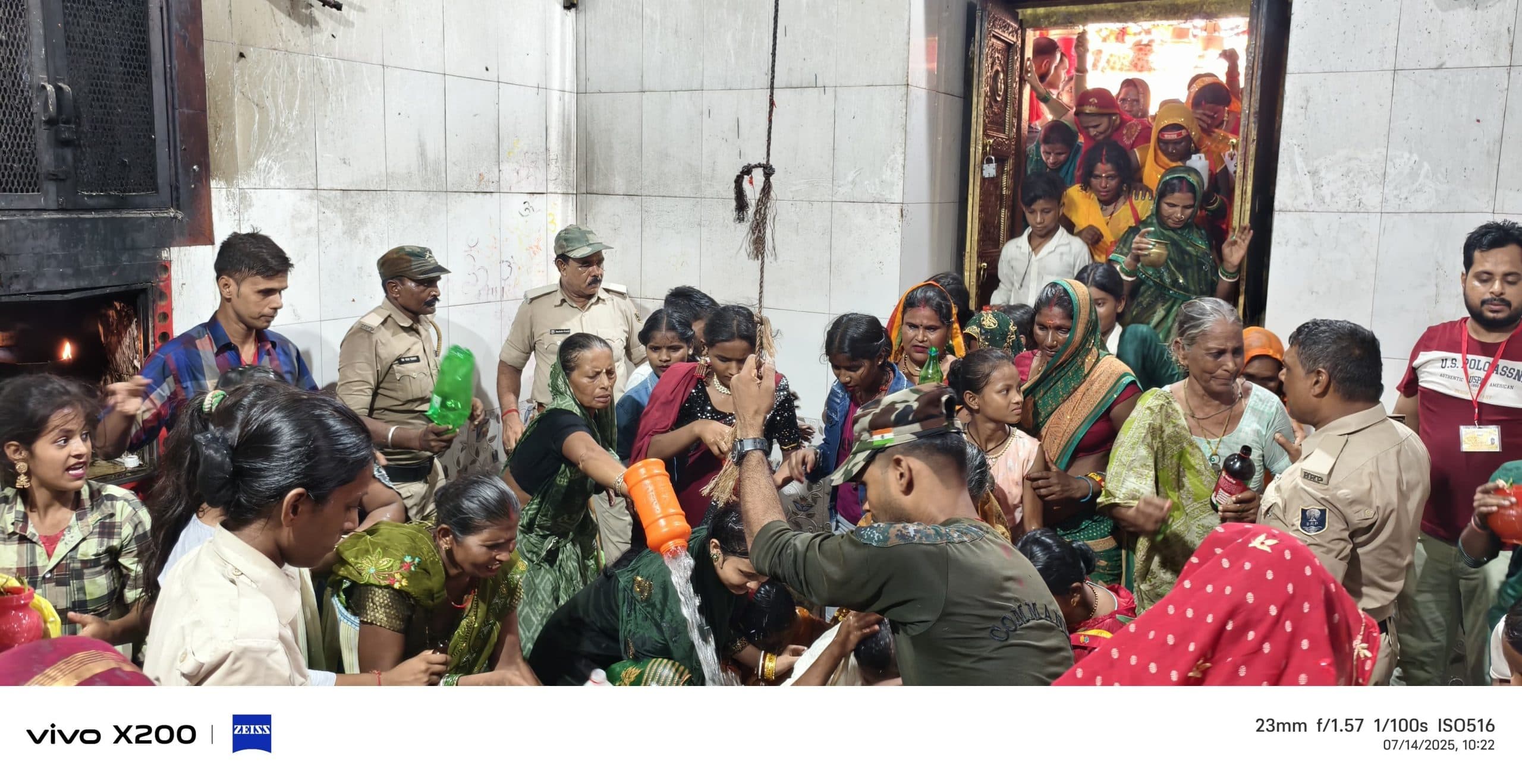 Darbhanga News: हर-हर बम-बम के जयघोष से आधी रात से ही गूंजने लगी बाबा कुशेश्वर की नगरी