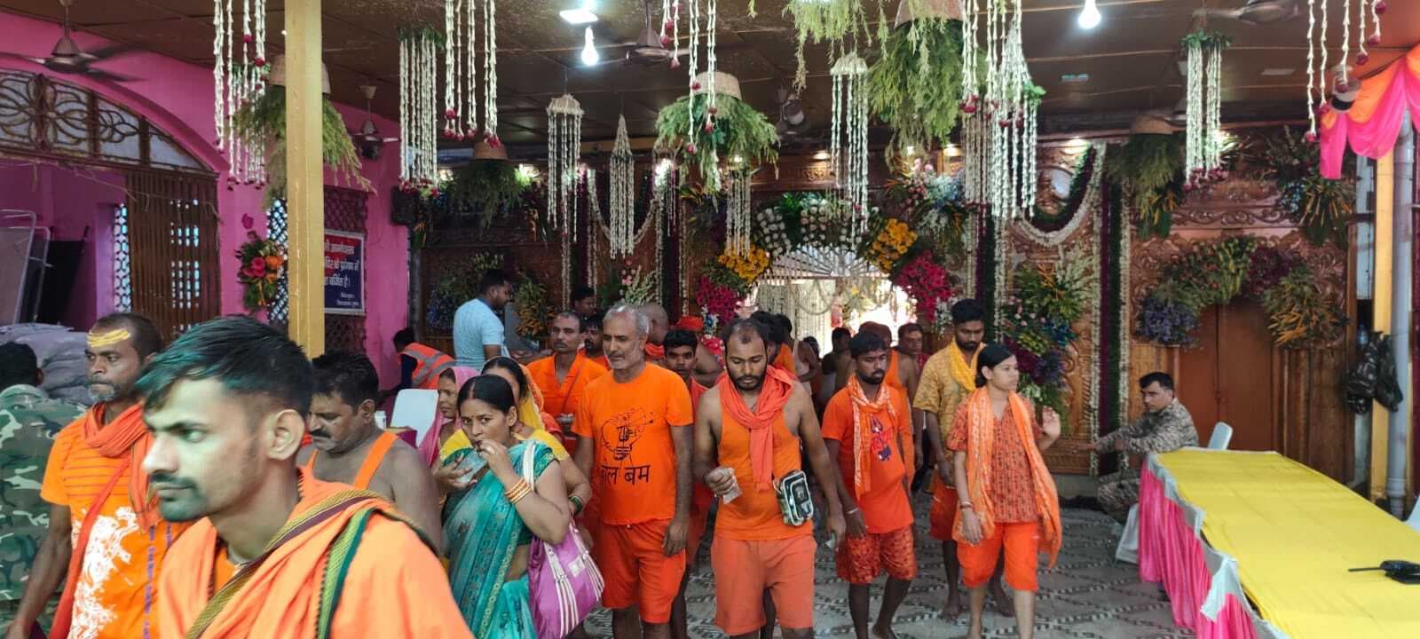 बाबा बासुकिनाथधाम में 90 हजार से अधिक शिवभक्तों ने चढ़ाया जल