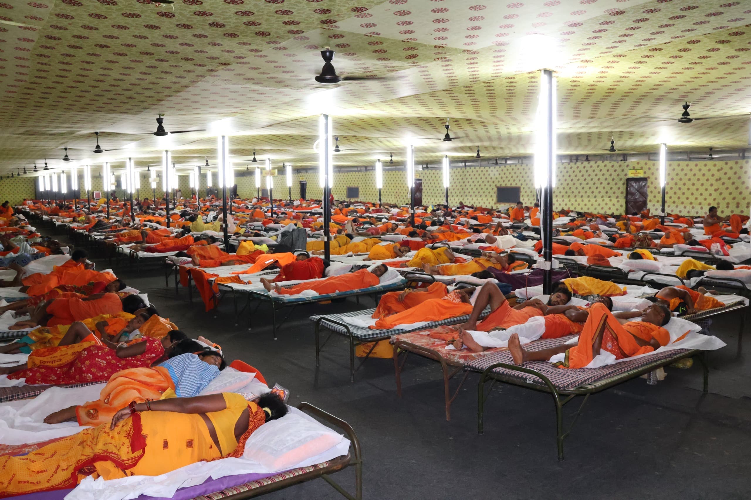 टेंट सिटी में कांवरियों की मिट रही थकान