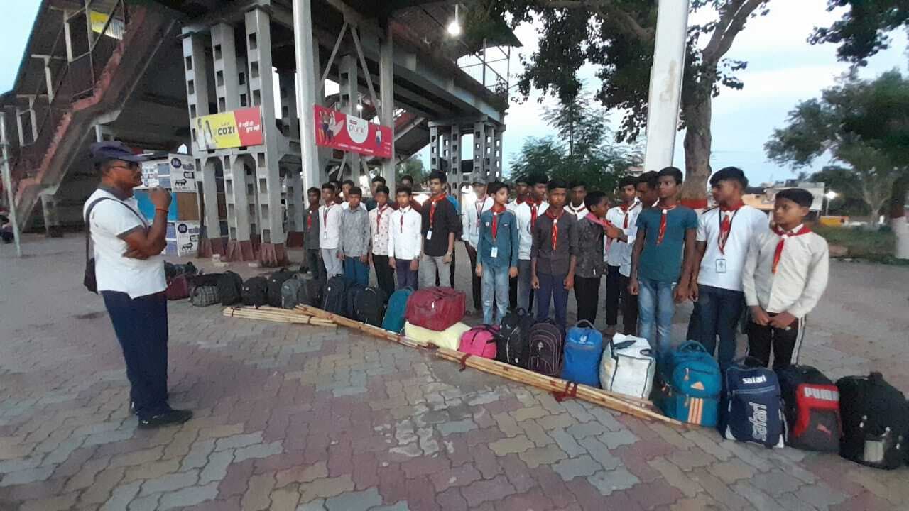 राज्य पुरस्कार जांच शिविर के लिए जिले से 25 स्काउट चयनित, पटना के लिए हुए रवाना
