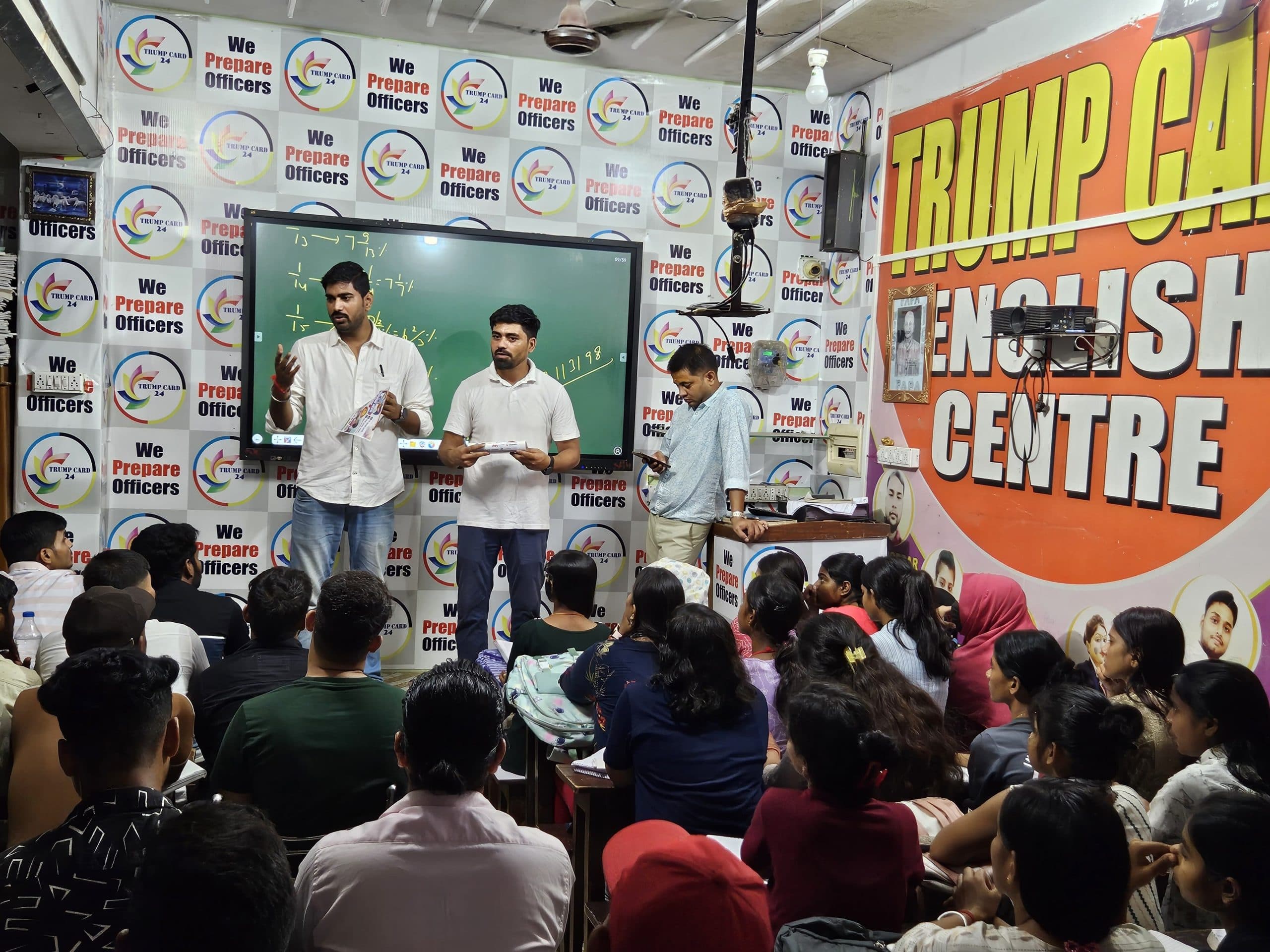 रोजगार मेला को शिक्षण संस्थानों में दी जा रही जानकारी