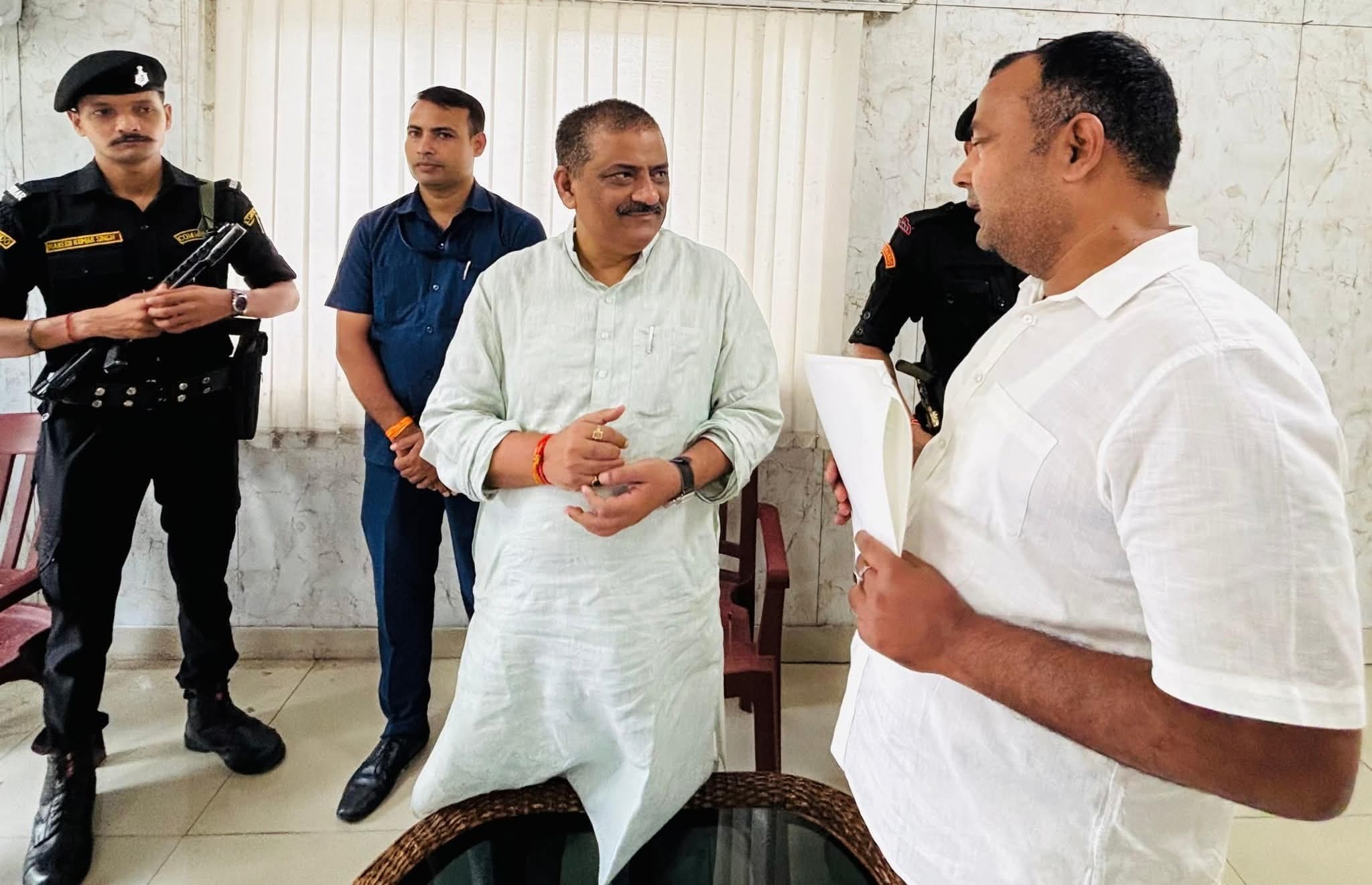 पंचायत स्तर पर प्रशासनिक अड़चनों को प्रमुखता से उठाया