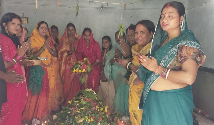 खलारी के शिवालयों में हुआ जलाभिषेक