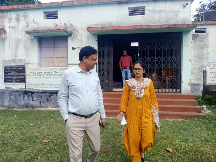 डीडीसी ने मतदाता पुनरीक्षण का लिया जायजा