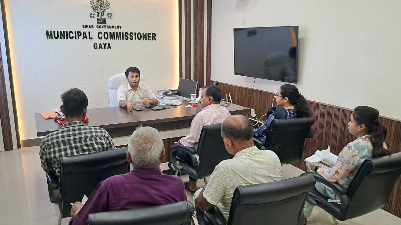 लाइटों की मरम्मत में लापरवाही बरतने वाले ठेकेदार पर 63000 की पेनाल्टी