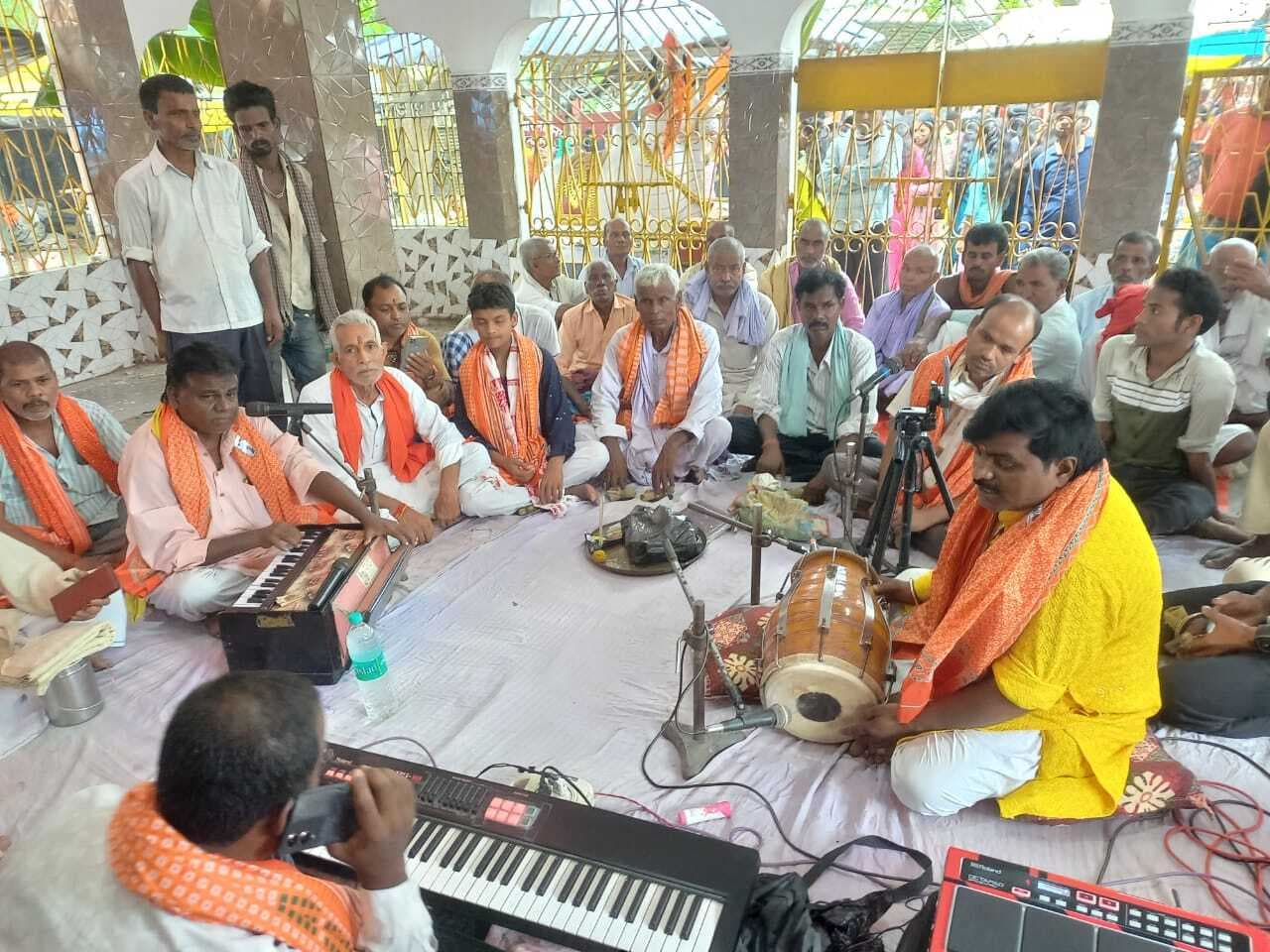 मनिहारी रेलवे शिवसेना मंदिर में भक्ति जागरण का आयोजन