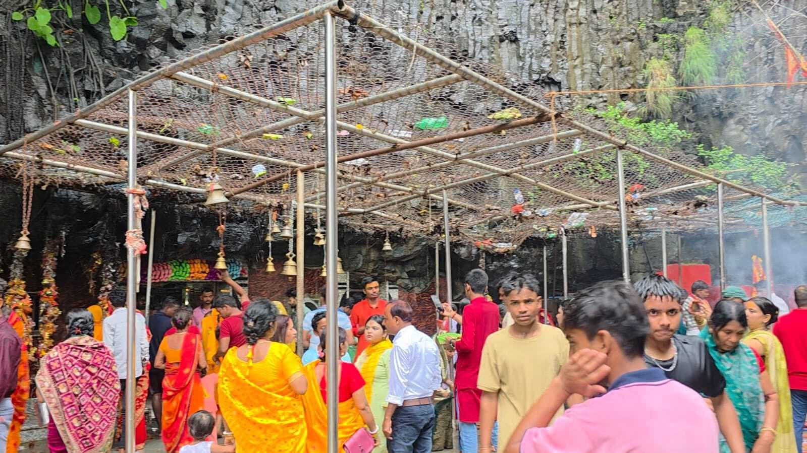 पहली सोमवारी पर शिवगादी में 10 हजार श्रद्धालुओं ने की पूजा-अर्चना