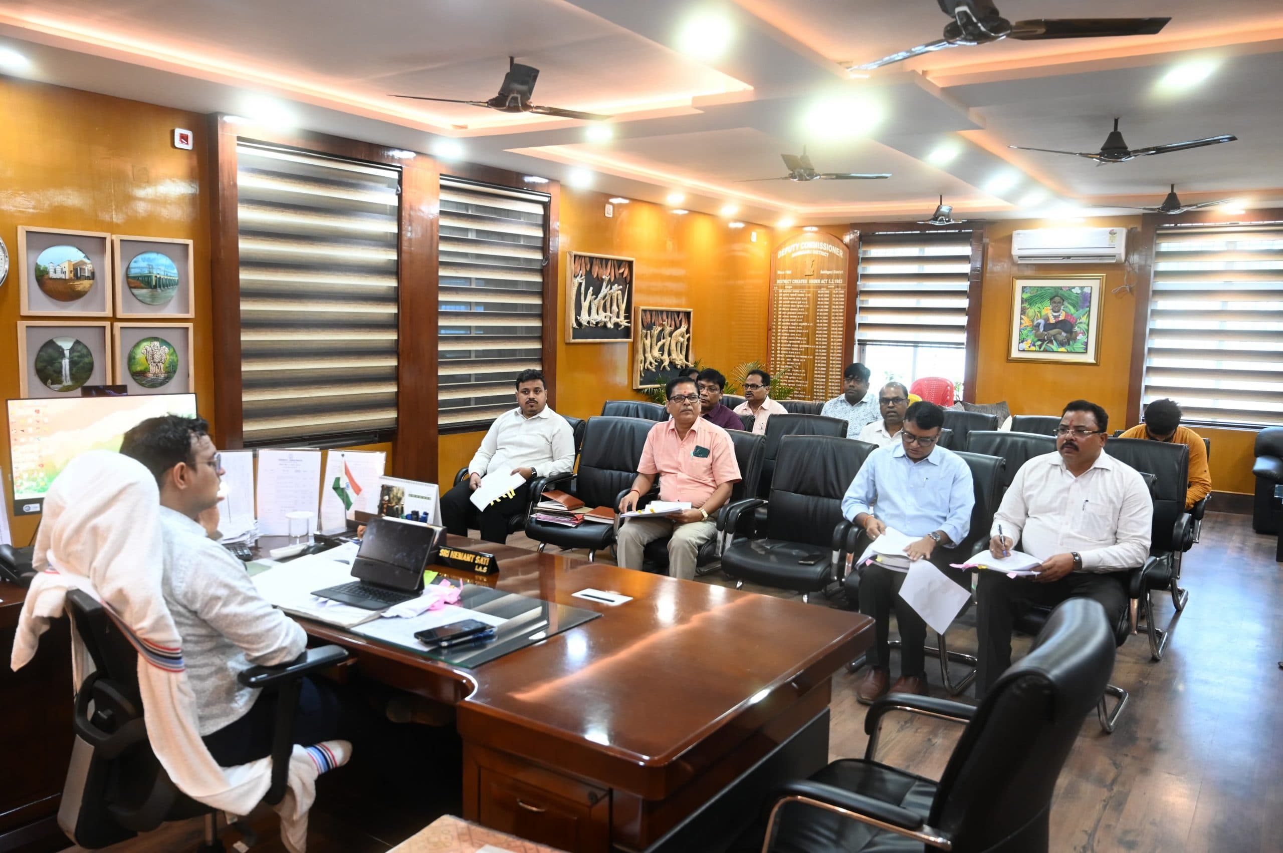 डीसी की अध्यक्षता में अनुकम्पा एवं स्थापना समिति की बैठक में 11 मामलों की समीक्षा