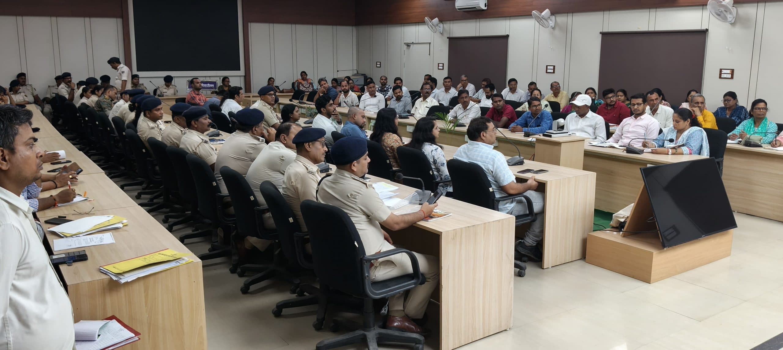 जिले के 13 केंद्रों पर होगी सिपाही भर्ती परीक्षा, तैयारी को लेकर की गयी समीक्षा