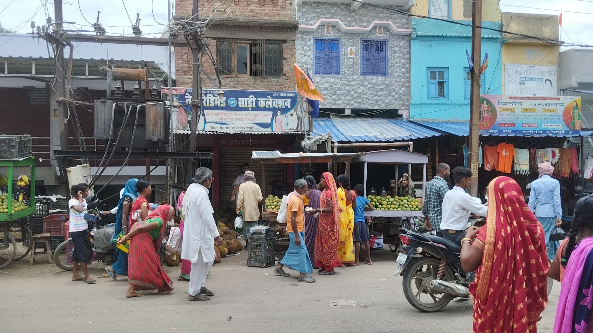 नाग पंचमी को लेकर बाजारों में उमड़ी भीड़, आम-कटहल की खूब हुई बिक्री