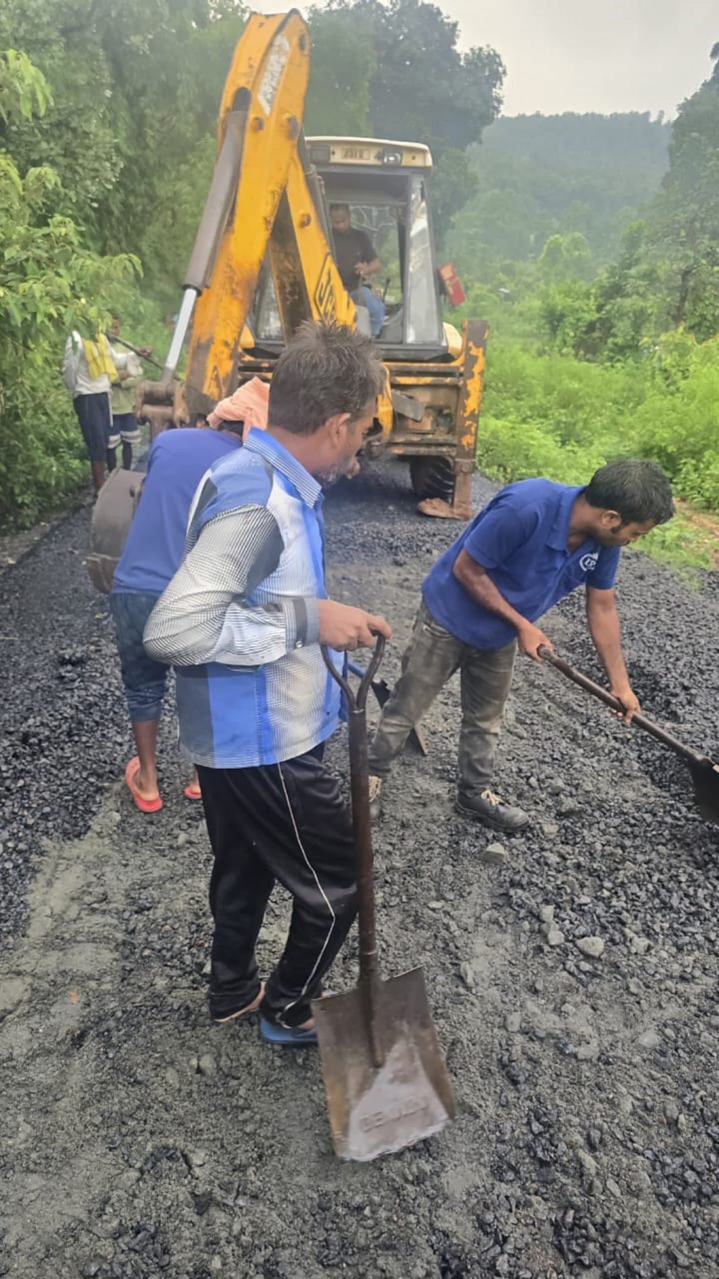 Bokaro News : सड़क निर्माण में गुणवत्ता का नहीं रखा जा रहा ध्यान