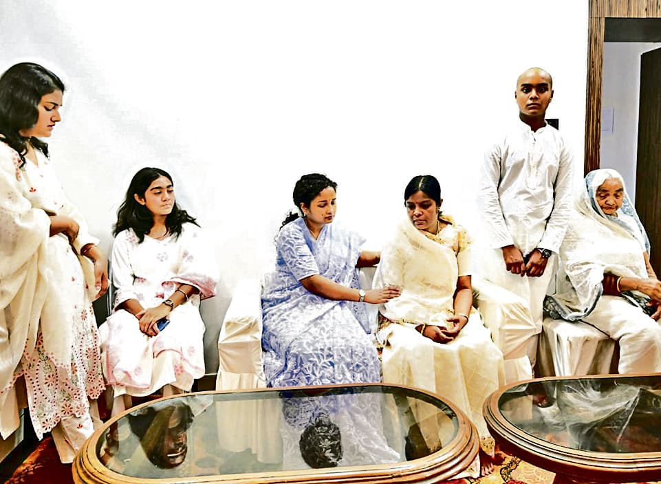 Bokaro News : मंत्री के भाई के श्राद्धकर्म में शामिल हुए स्पीकर व कई मंत्री