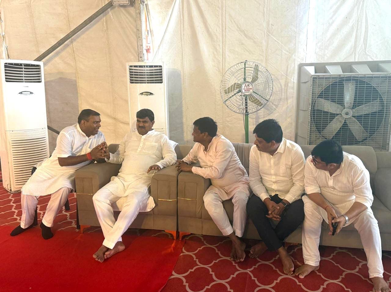 Giridih News : भाजपा के यूपी के संगठन महामंत्री से भेंट कर जताया शोक