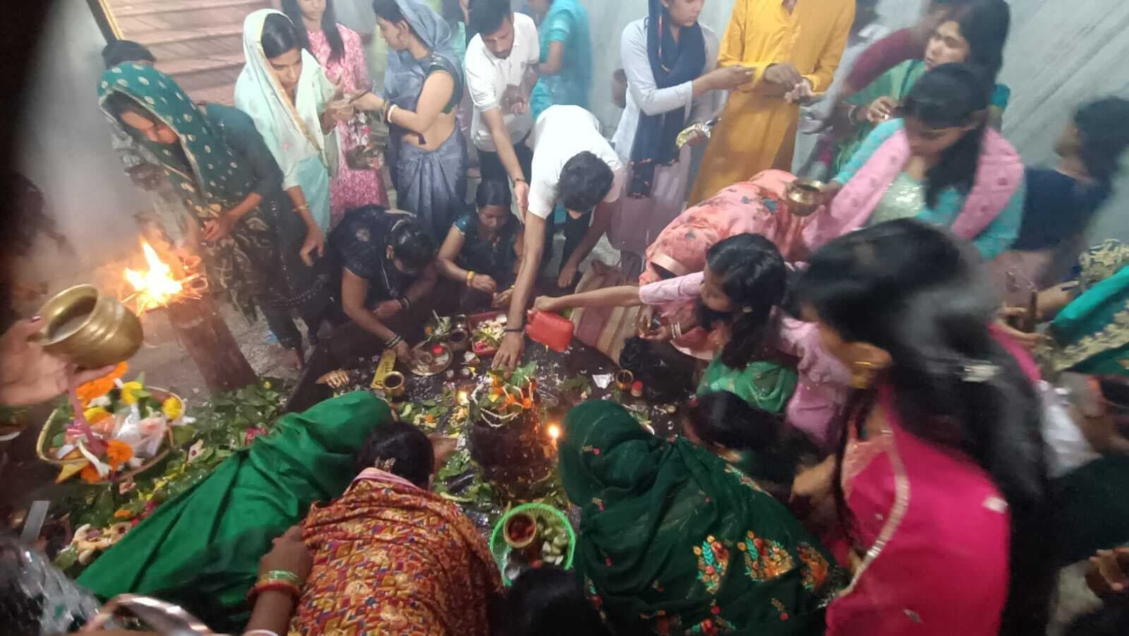 सावन की पहली सोमवारी पर शिवालयों में उमड़ा आस्था का सैलाब, जगह-जगह धार्मिक आयोजन