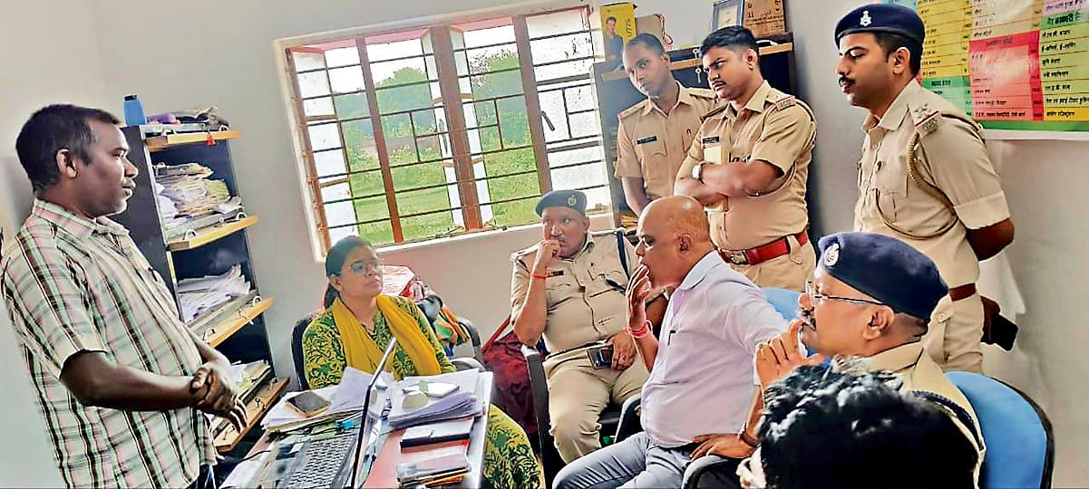 East Singhbhum News : हेंदलजुड़ी पंचायत में मंईयां योजना में फर्जीवाड़ा