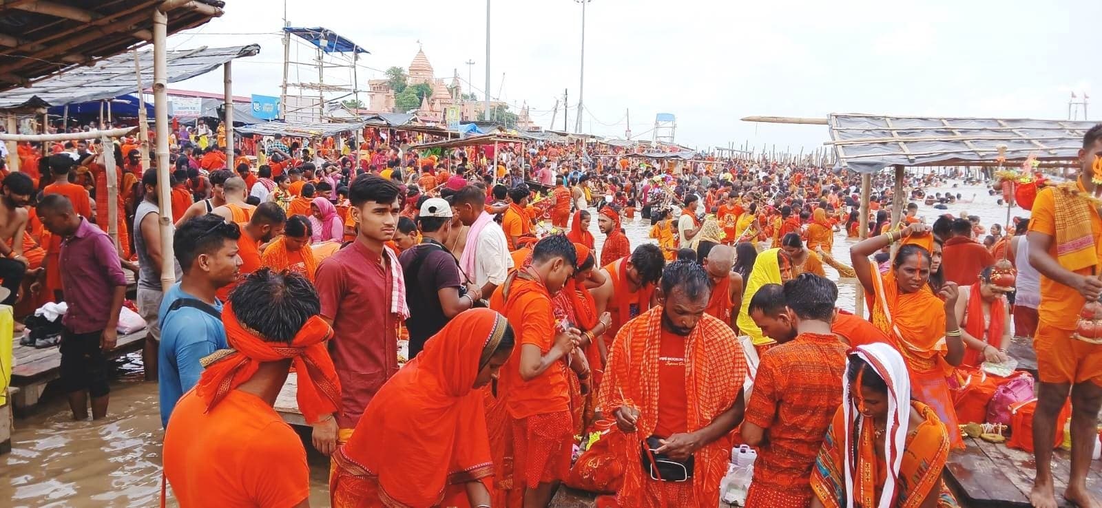 Bhagalpur news अजगैवीनगरी में उमड़ा कांवरियों का महासैलाब