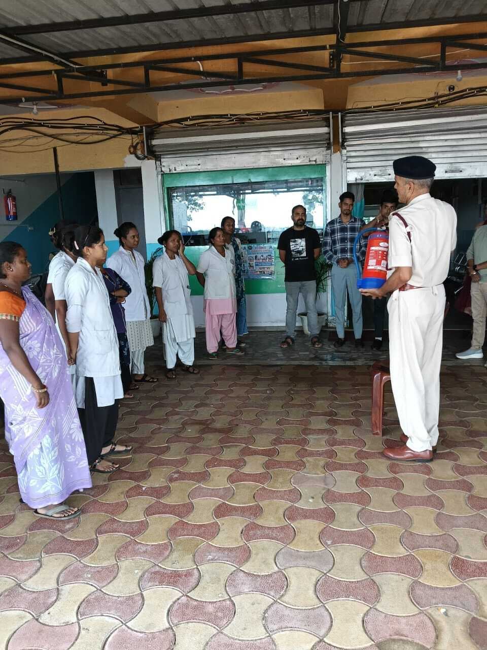 केएस गंगा अस्पताल में आग से बचाव का दिया गया प्रशिक्षण