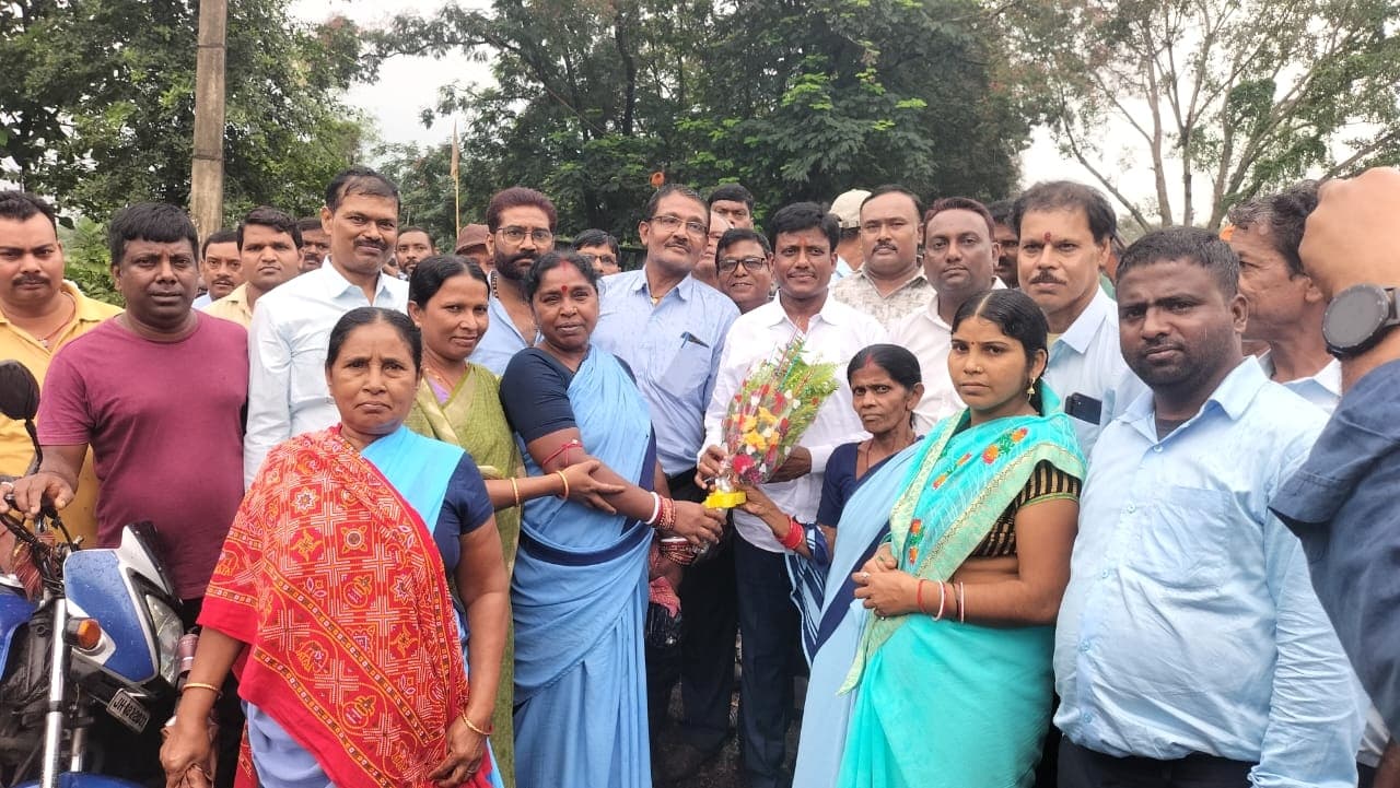 Dhanbad News : किसी भी हालत में मधुबन वाशरी को बंद होने नहीं देंगे : शत्रुघ्न महतो