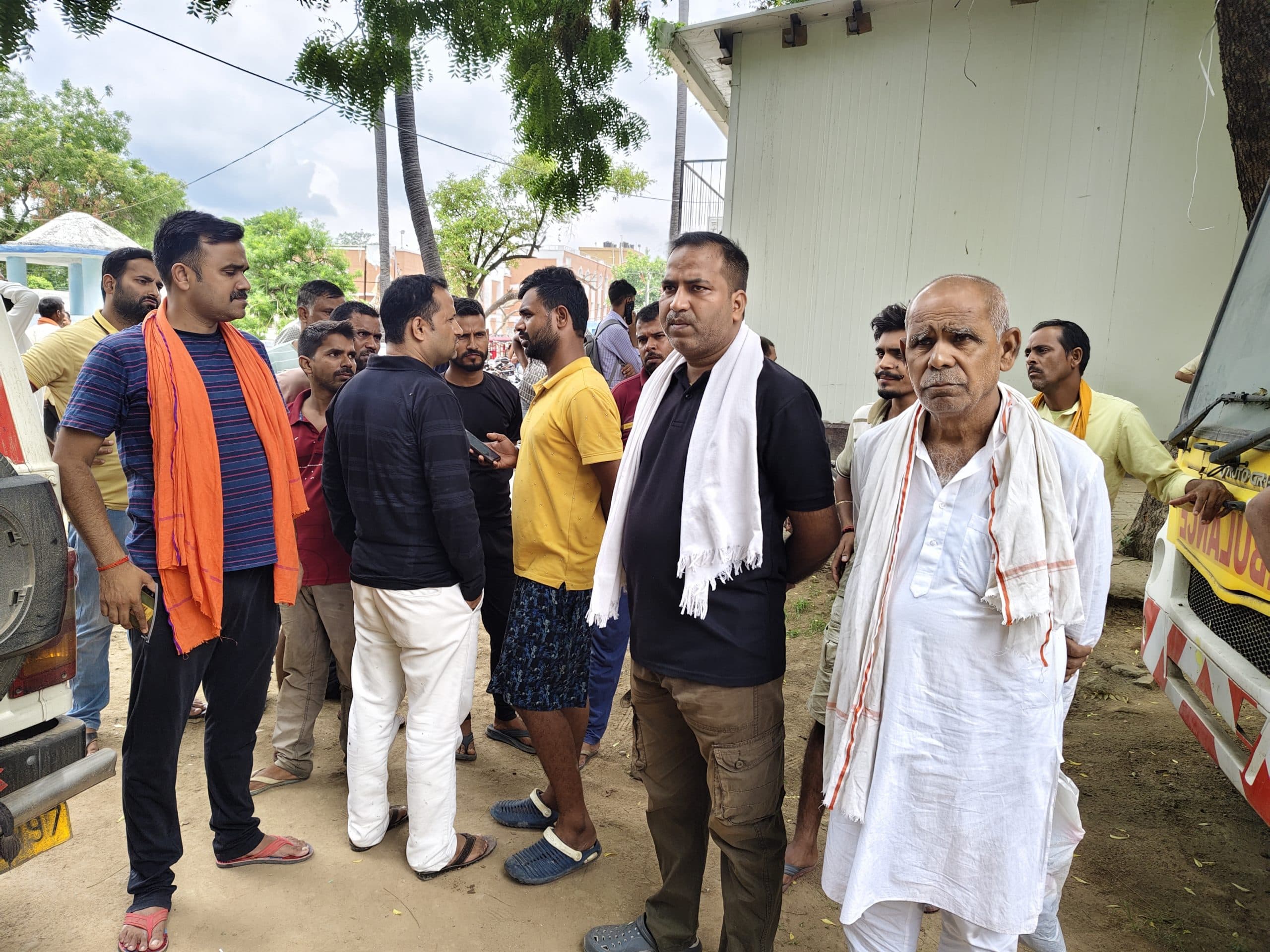 चार दिन पूर्व सड़क हादसे में जख्मी शिक्षक की मौत