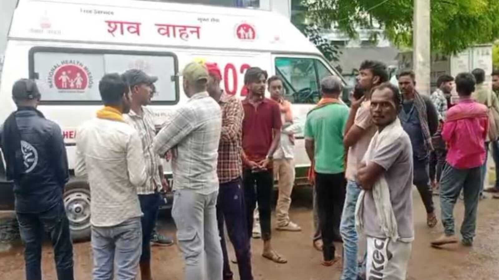 तीन दिनों से लापता युवक का मिला शव