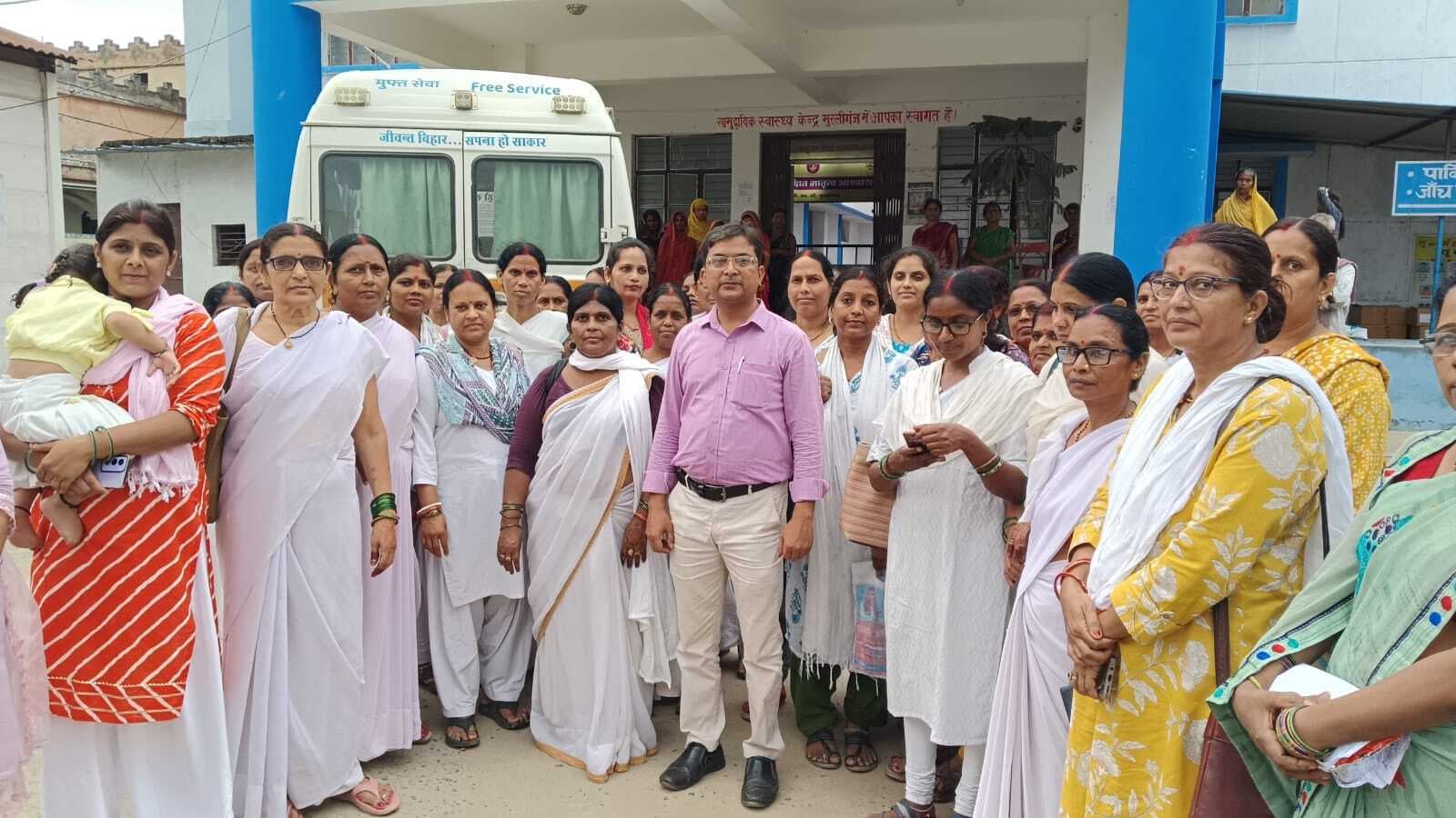 सीएचसी के बीएचएम शहाबुद्दीन को दी विदाई, नये का किया स्वागत