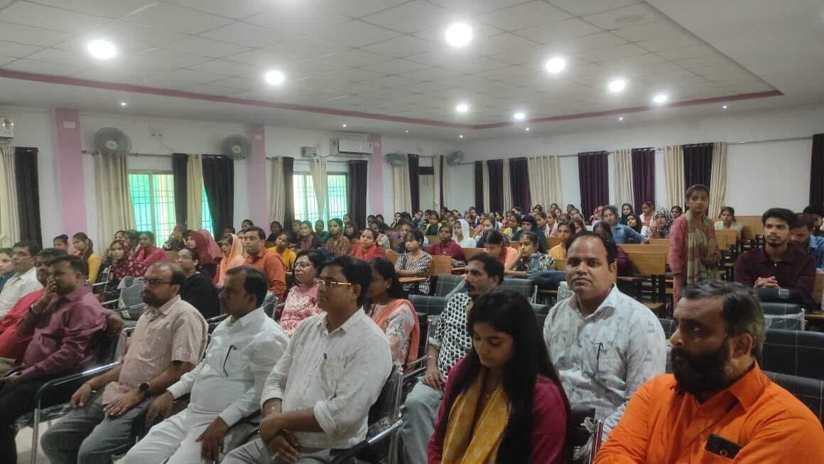 Samastipur News:शिक्षा का अर्थ देश के विकास में योगदान देना : प्राचार्य