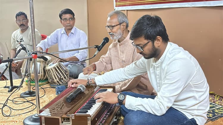 नटराज पूजन सह कला गुरु सम्मान कार्यक्रम का हुआ आयोजन
