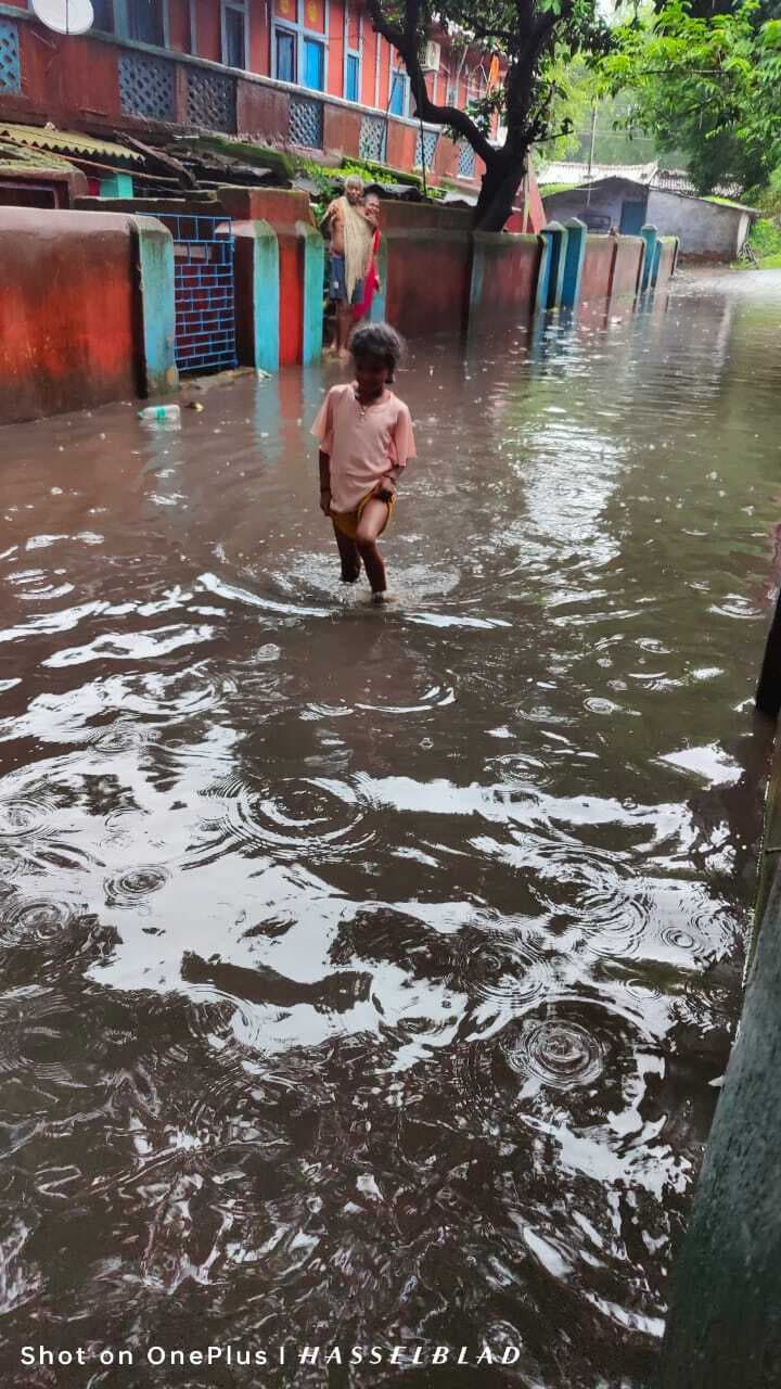 मूसलाधार बारिश से जनजीवन अस्त-व्यस्त, कोलियरी को 20 लाख का नुकसान