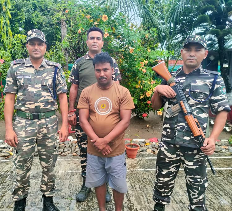 एसएसबी के जवानों ने एक संदिग्ध बांग्लादेशी को हिरासत में लिया