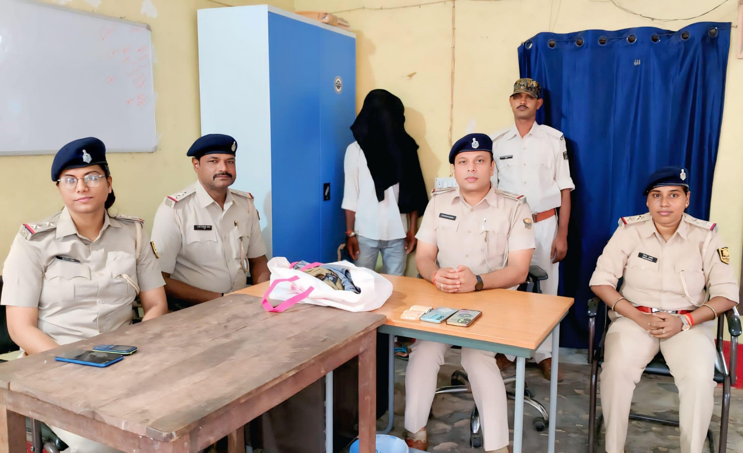 लूटकांड का आरोपित लूट के समान के साथ गिरफ्तार