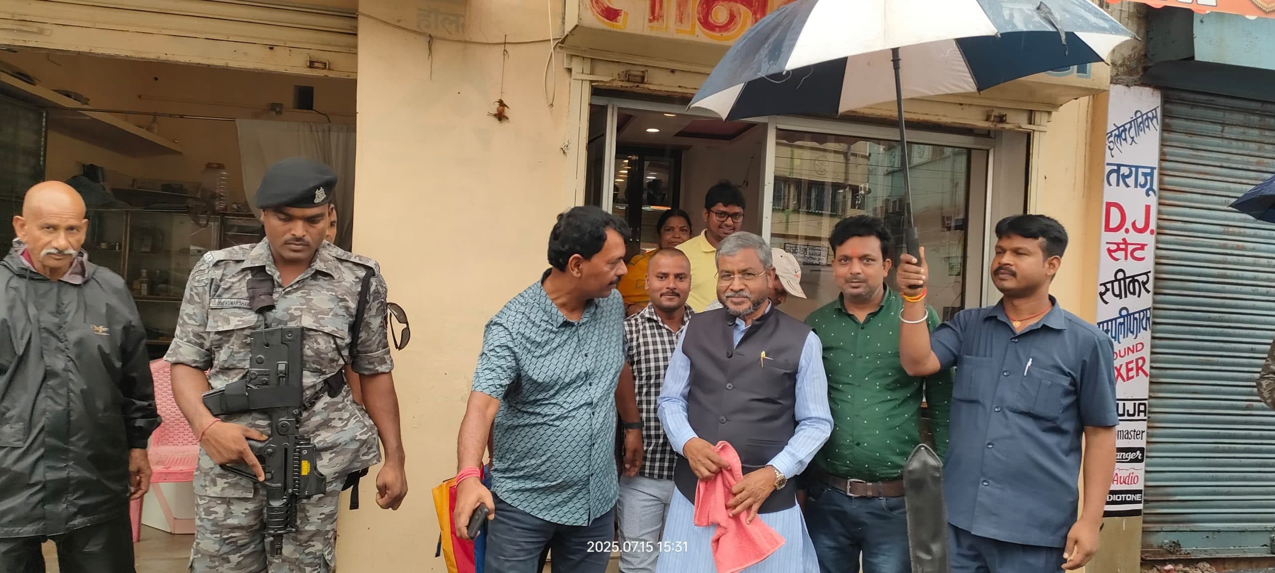 GIRIDIH NEWS: बाबूलाल मरांडी ने पेवर ब्लॉक पथ का किया उद्घाटन