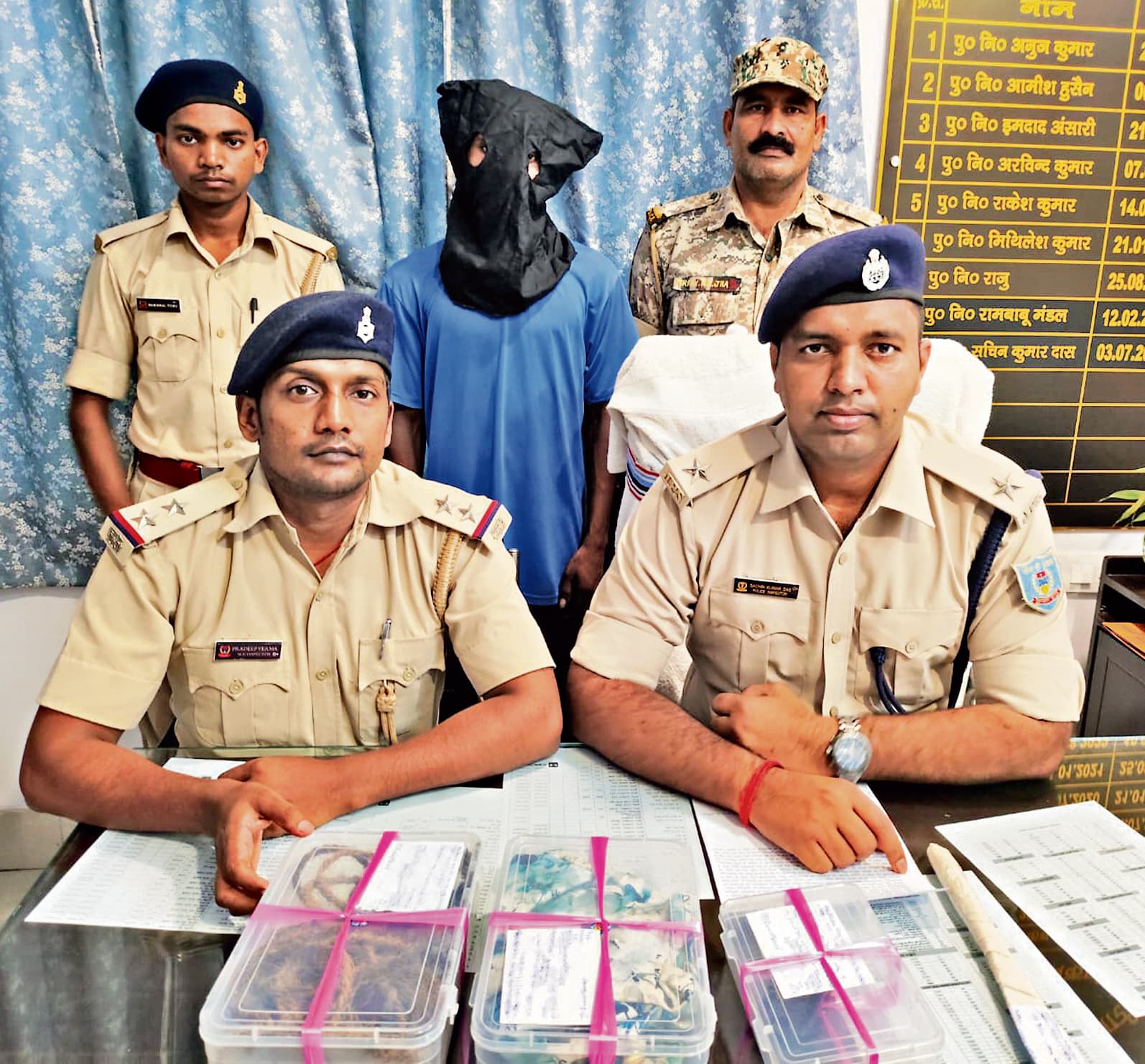 Jamshedpur News : प्रेम संबंध के शक में पति ने ही सोनिया की गला रेतकर की थी हत्या, गिरफ्तार