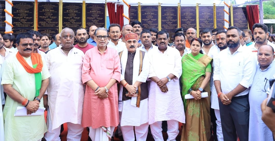 Motihari: नगर विकास एवं आवास मंत्री ने किया 16 करोड़ के 38 योजनाओं का शिलान्यास
