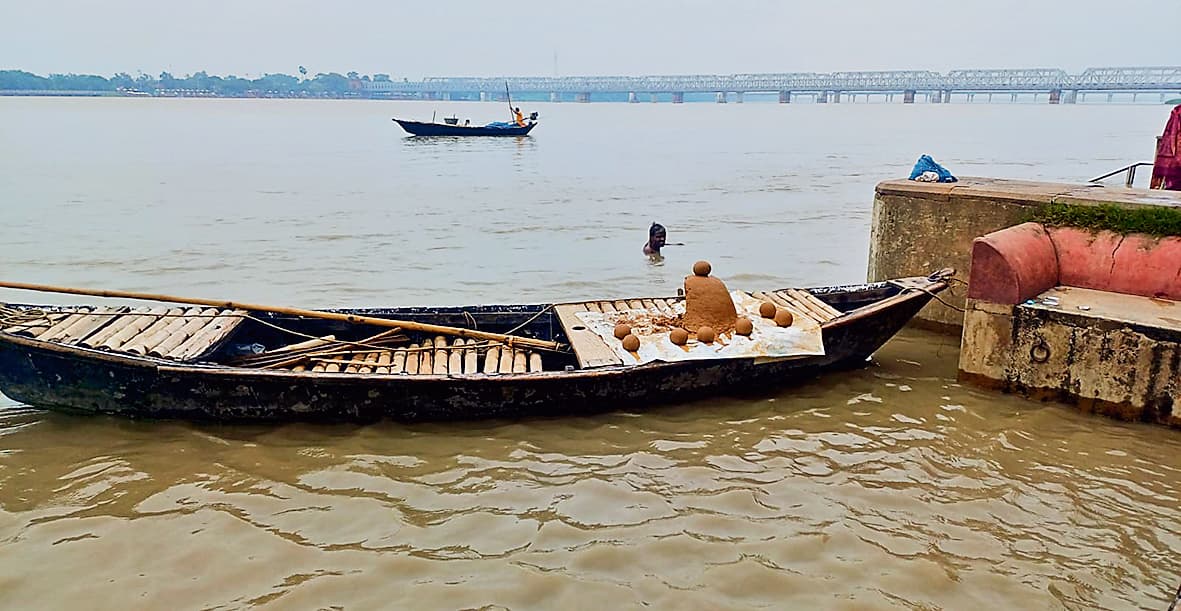 Hajipur News : हाजीपुर और आसपास के इलाकों में बाढ़ का खतरा, प्रशासन अलर्ट