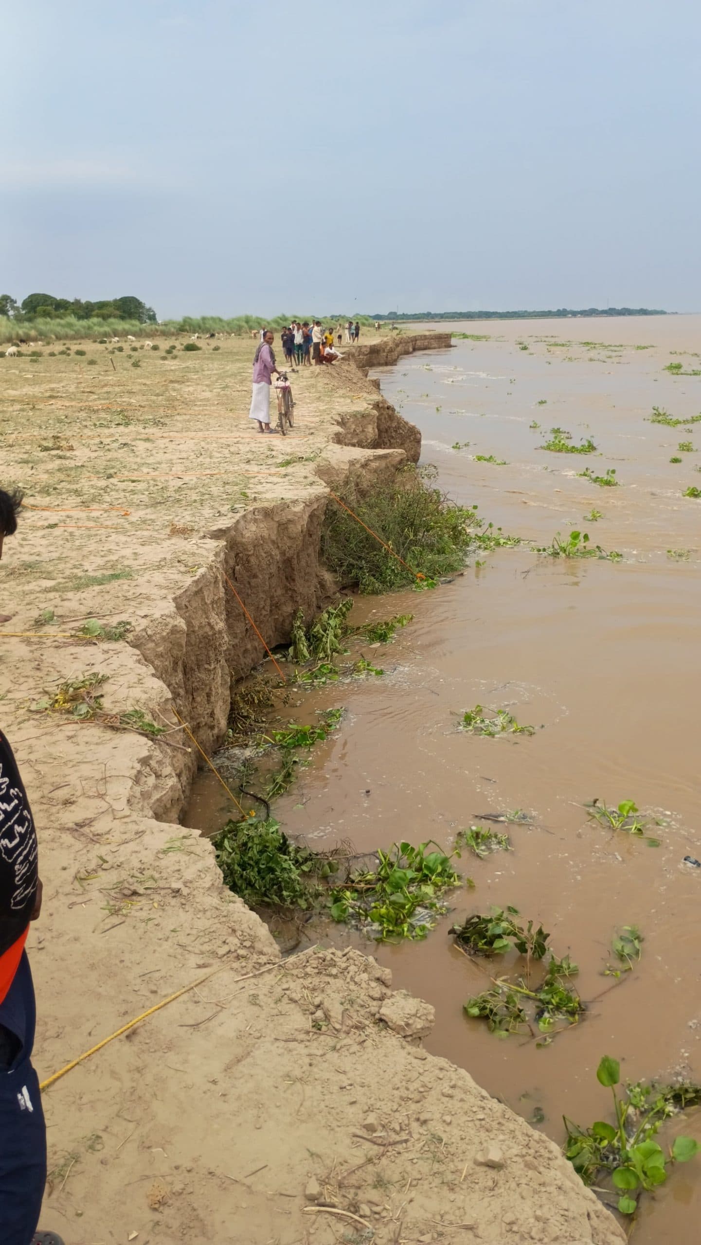 जवइनिया गांव के समीप कटाव से ग्रामीणों में दहशत
