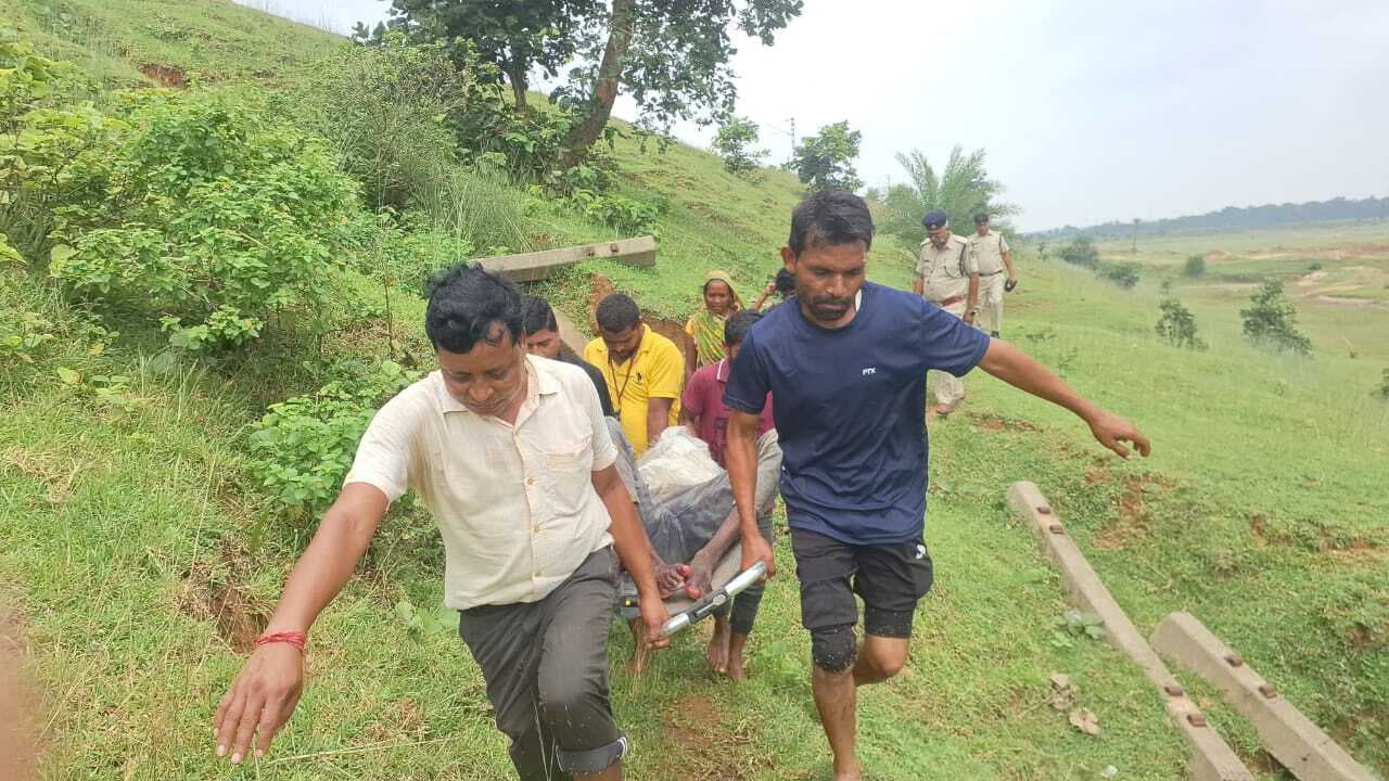 रांची-गोड्डा इंटरसिटी से युवक गिरा, चार घंटे के बाद अस्पताल पहुंचा, रेफर