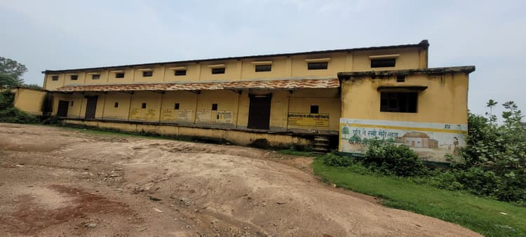 Deoghar news : मोहनपुर : अनाज के अभाव में पीडीएस गोदाम बंद, 51 दुकानों तक नहीं पहुंचा अगस्त माह का चावल