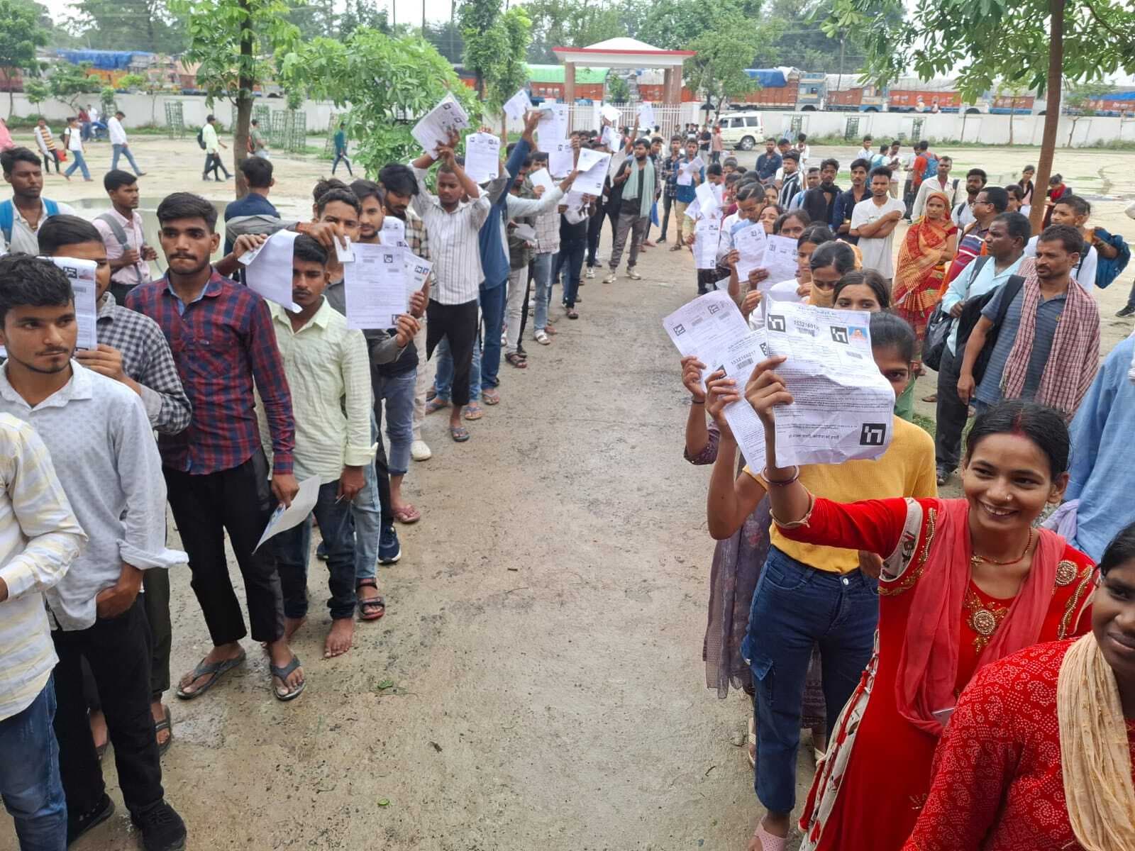 Samastipur News:कड़ी सुरक्षा के बीच हुई सिपाही भर्ती की लिखित परीक्षा