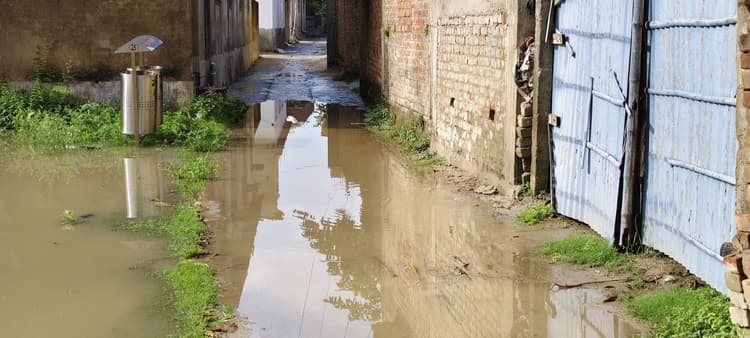 नपं वार्ड 10 में नाले बने पर पानी निकास की व्यवस्था नहीं