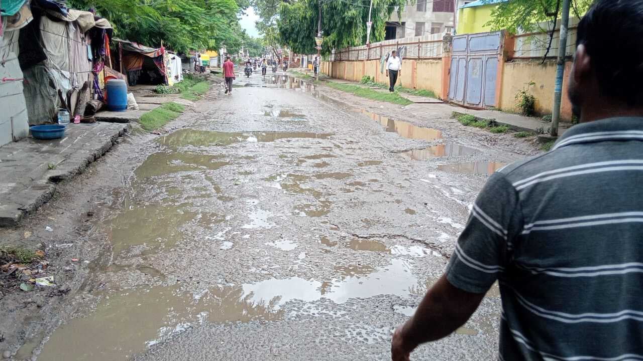 रूक-रूक कर हो रही बारिश से जनजीवन अस्त-व्यस्त