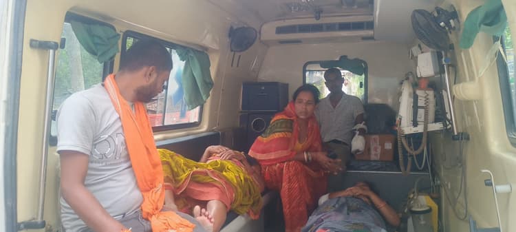 एनएच 31 पर बस ने बाइक सवार को पीछे से मारी टक्कर, दो महिला सहित तीन घायल