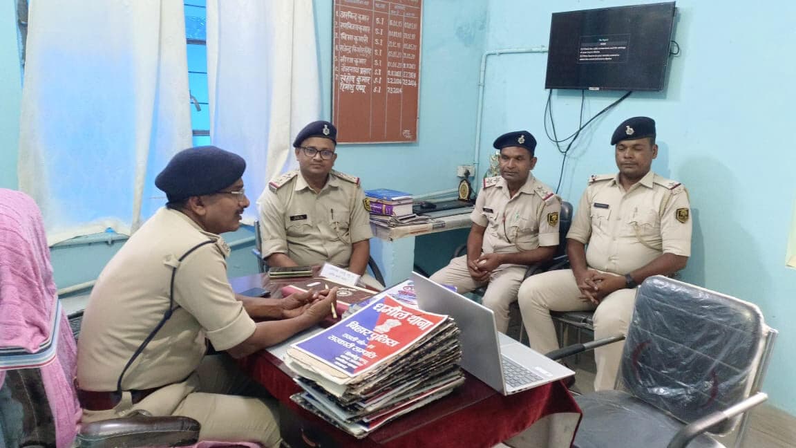 सर्किल इंस्पेक्टर ने कांडों के निष्पादन में तेजी लाने का दिया निर्देश