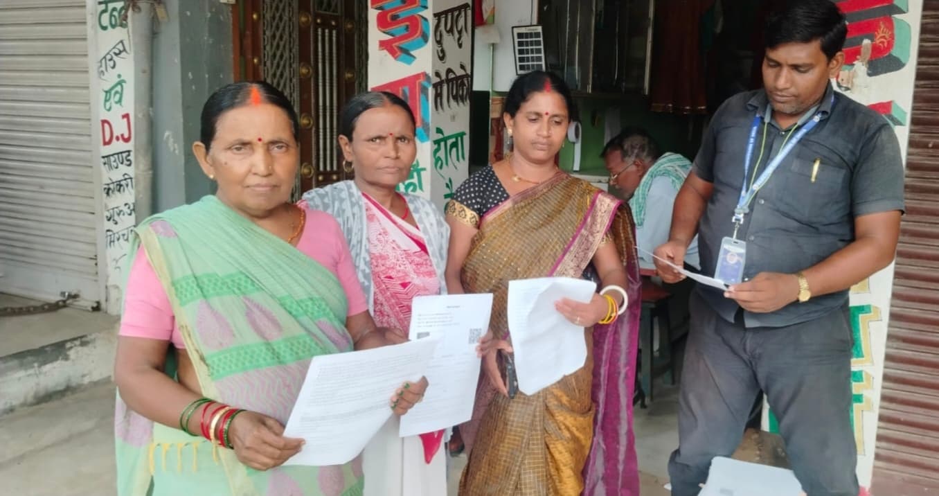 मतदाता सूची सुधार अभियान तेज, बीएलओ घर-घर जाकर भरवा रहे फॉर्म