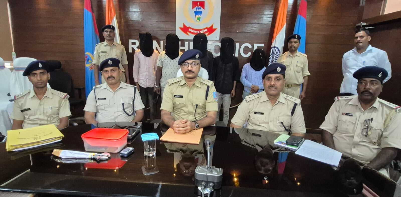 चोरी का सामान के साथ सरगना समेत पांच आरोपी गिरफ्तार, जेल