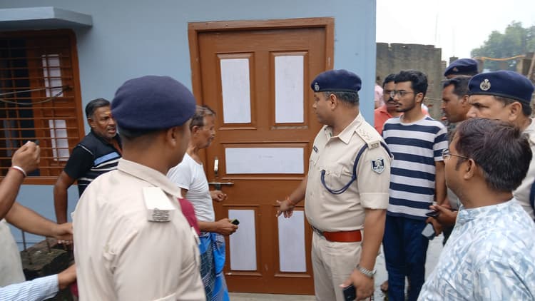 सेवानिवृत्त शिक्षक के घर से 15 लाख की लूट, नकाबपोश अपराधियों ने घटना को दिया अंजाम