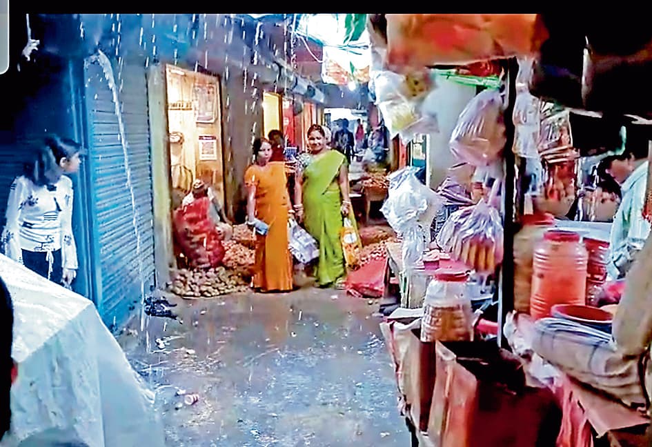 रानीगंज म्युनिसिपल मार्केट में मसलों का अंबार, कब सुध लेंगे सरकार