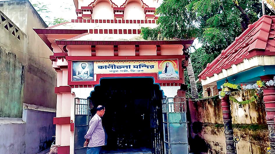काली मंदिर से लाखों रुपये के गहने और नगद हुए चोरी