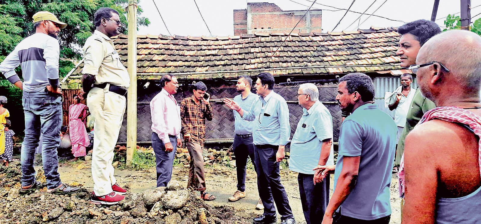 निगम के पाइपलाइन बिछाने पर इसीएल की रोक, कोयला परिवहन व आवाजाही बाधित